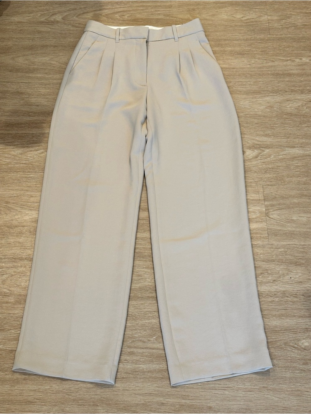 Aritzia Effortless Pant Size 6 in Beige